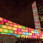 Projection des objectifs de développement durable sur le bâtiment des Nations Unies à New-York